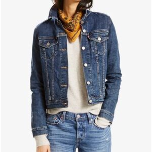 Levi’s dark wash cropped jean jacket